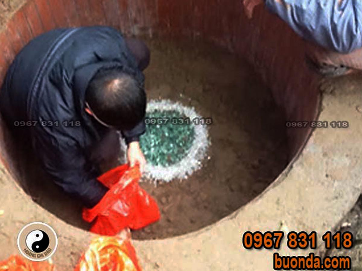 ban-da-thach-anh-vun-ngu-sac-rai-mo-rai-nen-nha-uy-tin