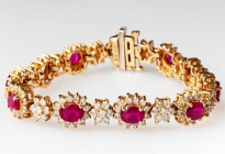 Vòng tay lắc tay bằng đá ruby đỏ