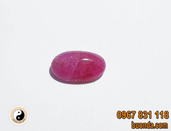 Đá ruby đỏ làm mặt nhẫn